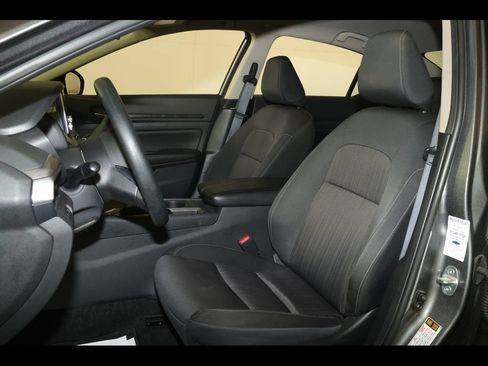 Used 2025 Nissan Altima 2.5 SV FWD image 27