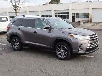 Used 2019 Toyota Highlander XLE video 2