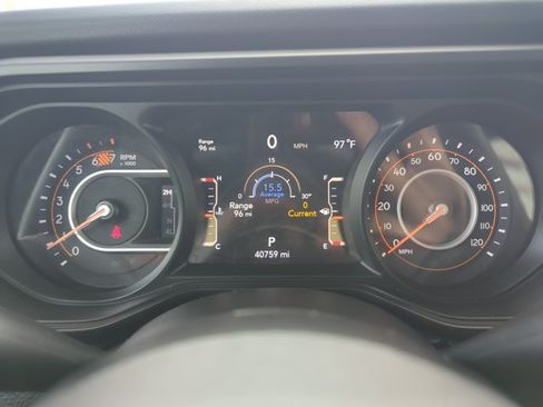 Used 2024 Jeep Wrangler Unlimited Rubicon AWD/4WD image 6