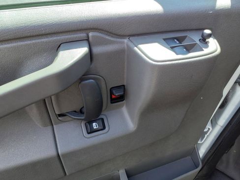 Used 2022 Chevrolet Express 2500 w/ Driver Convenience Package image 15