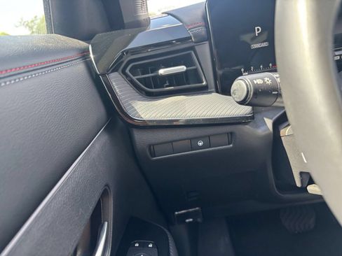 Used 2026 Nissan Kicks SR AWD/4WD image 33