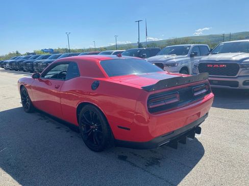 Used 2016 Dodge Challenger SXT w/ Blacktop Package RWD image 4