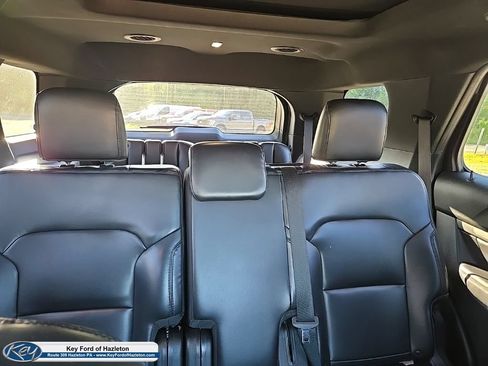 Used 2019 Ford Explorer XLT w/ Equipment Group 202A AWD/4WD image 33
