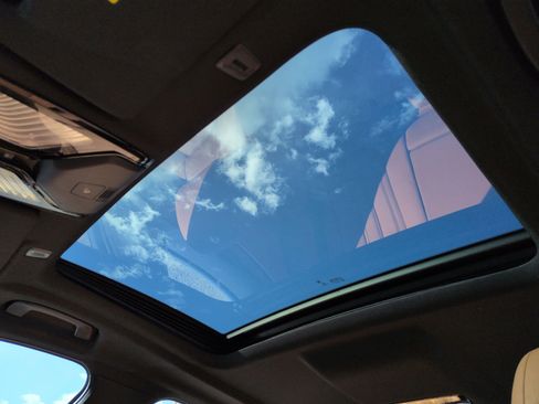 Used 2019 BMW 530e 530e iPerformance w/ Convenience Package image 28