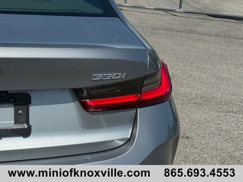 Used 2023 BMW 330i xDrive Sedan w/ Premium Package AWD/4WD image 11