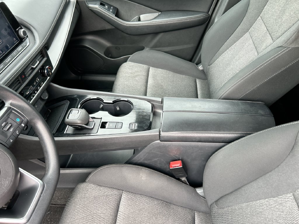 Used 2024 Nissan Rogue SV FWD image 28