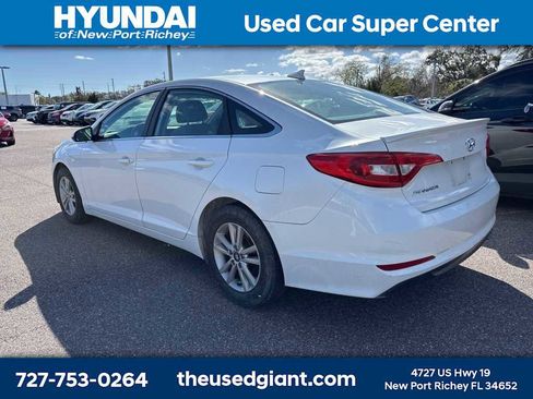 Used 2016 Hyundai Sonata SE image 2