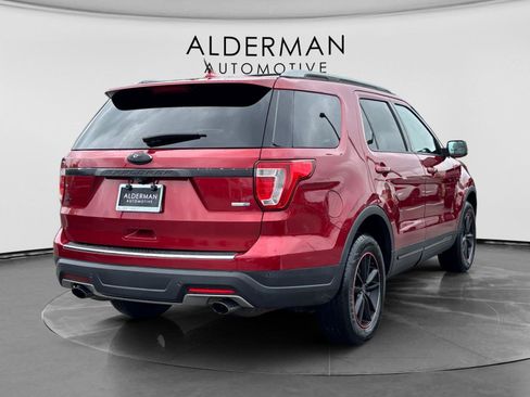 Used 2018 Ford Explorer XLT w/ Equipment Group 202A AWD/4WD image 5