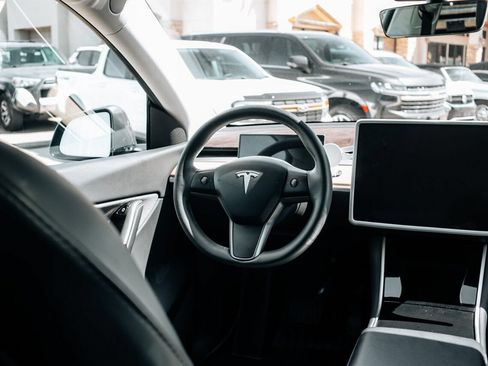 Used 2021 Tesla Model Y 2WD image 21