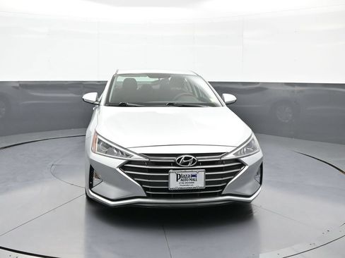 Used 2019 Hyundai Elantra SE w/ Cargo Package FWD image 2