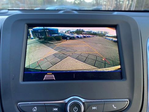 Used 2020 Chevrolet Equinox LT image 12