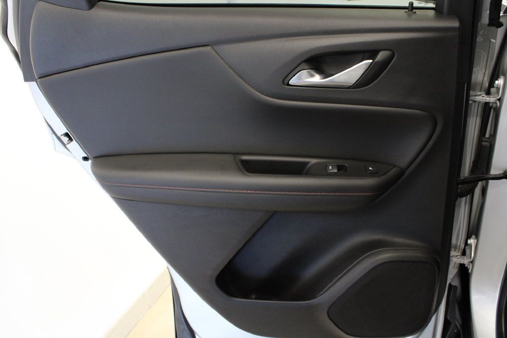 Used 2022 Chevrolet Blazer RS w/ Enhanced Convenience Package FWD image 29