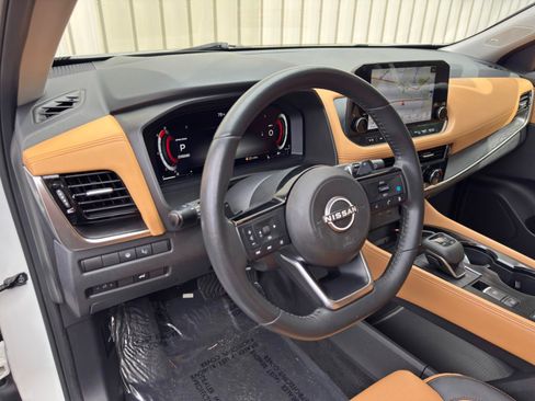 Used 2022 Nissan Rogue Platinum w/ Head-Up Display Package FWD image 13