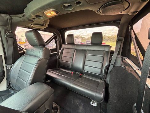 Used 2012 Jeep Wrangler Rubicon AWD/4WD image 16