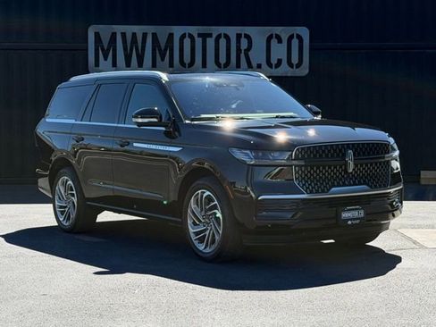 Used 2025 Lincoln Navigator Reserve AWD/4WD image 1