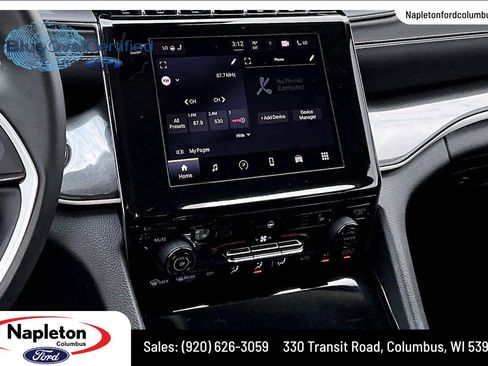 Used 2022 Jeep Grand Cherokee Laredo w/ Luxury Tech Group I AWD/4WD image 7
