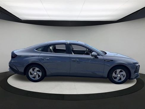 Certified 2025 Hyundai Sonata SE FWD image 3