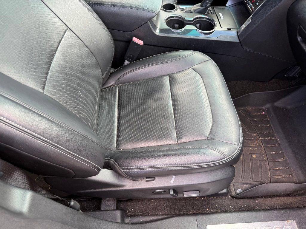 Used 2016 Ford Explorer Limited FWD image 16