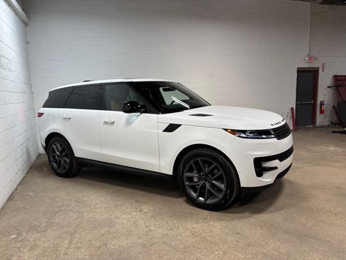 New 2026 Land Rover Range Rover Sport SE AWD/4WD image 5