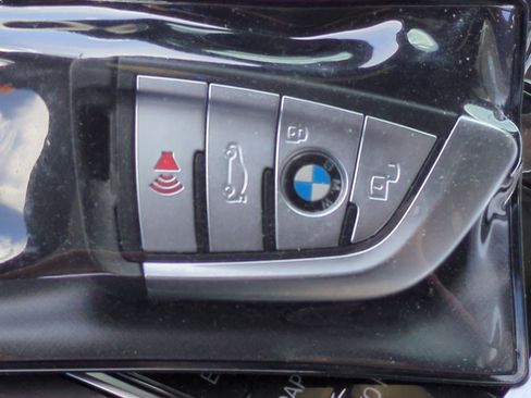 Used 2022 BMW X5 xDrive45e AWD/4WD image 36
