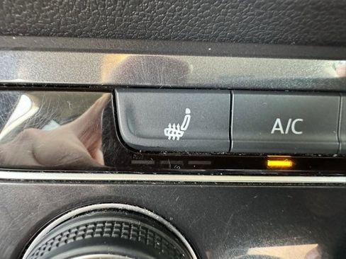 Used 2023 Volkswagen Tiguan S image 15