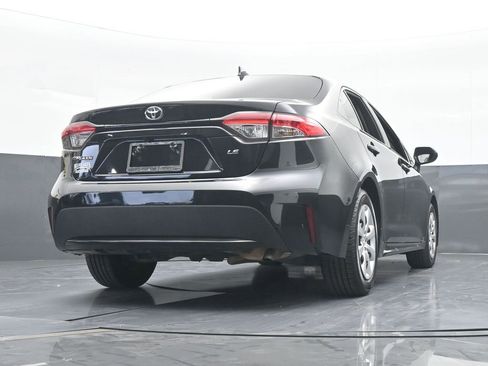 Used 2022 Toyota Corolla LE image 53