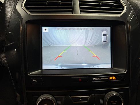 Used 2018 Ford Explorer XLT w/ Equipment Group 202A image 36