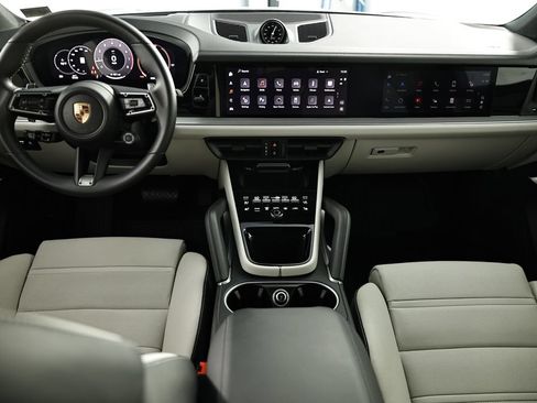 Certified 2025 Porsche Cayenne Coupe AWD/4WD image 29