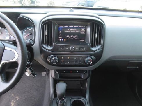 Used 2022 Chevrolet Colorado W/T w/ Custom Special Edition image 19