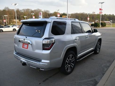 Used 2022 Toyota 4Runner Limited image 5