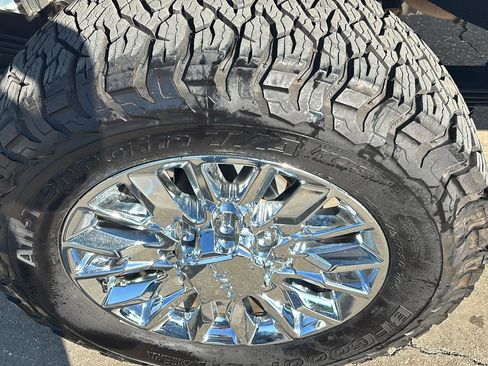 Certified 2025 GMC Sierra 2500 Denali Ultimate image 12