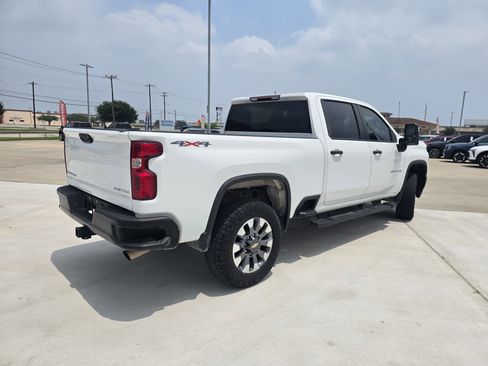 Used 2022 Chevrolet Silverado 2500 Custom w/ Custom Value Package AWD/4WD image 3