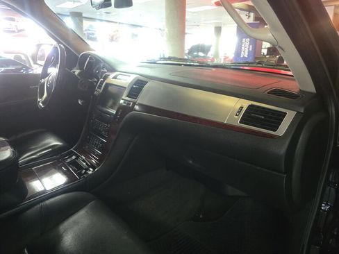 Used 2009 Cadillac Escalade EXT image 14
