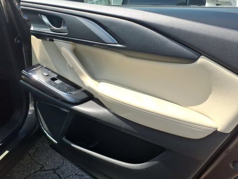 Used 2016 MAZDA CX-9 Touring FWD image 11