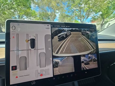 Used 2023 Tesla Model 3 Standard Range image 17