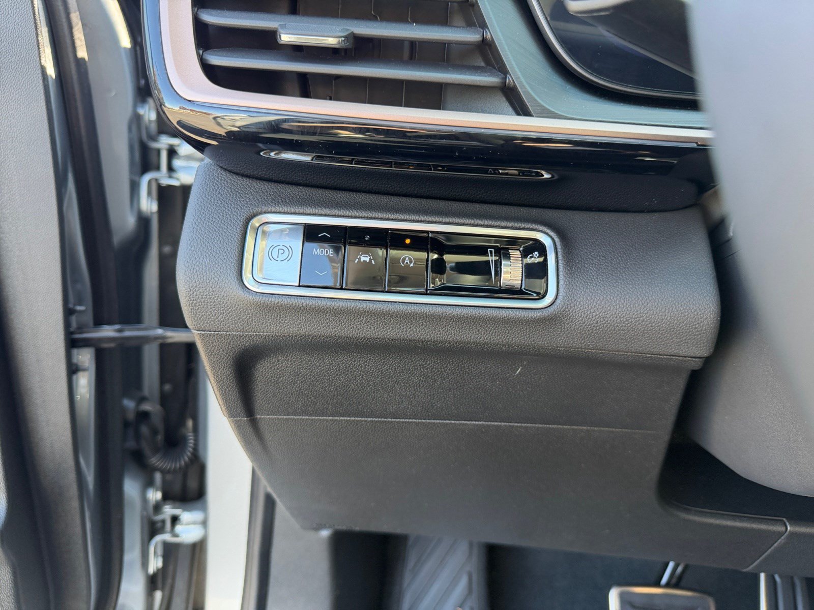Used 2025 Buick Envision Sport Touring AWD/4WD image 11