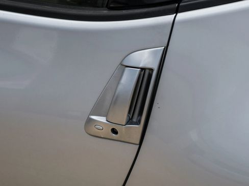 Used 2014 Nissan 370Z Coupe RWD image 28