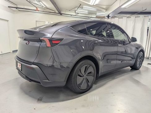 Used 2026 Tesla Model Y 2WD image 3