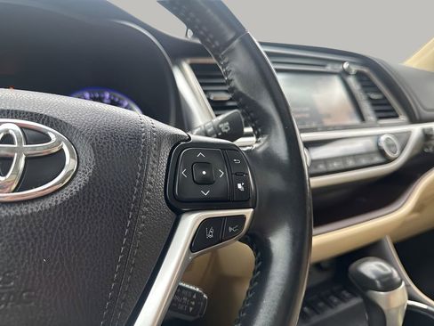 Used 2019 Toyota Highlander XLE image 31