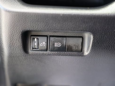 Used 2019 Toyota RAV4 LE image 14
