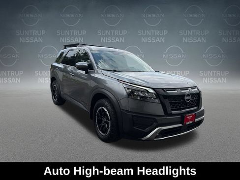 Used 2025 Nissan Pathfinder Rock Creek AWD/4WD image 18