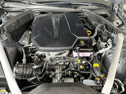 Used 2025 Genesis G70 2.5T AWD/4WD image 32