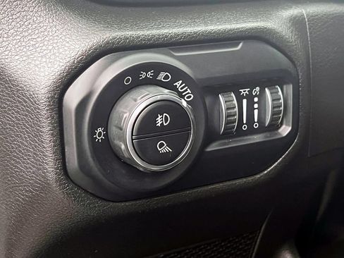 Used 2022 Jeep Gladiator Sport AWD/4WD image 17