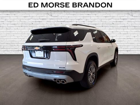 Used 2026 Chevrolet Traverse LT FWD image 5