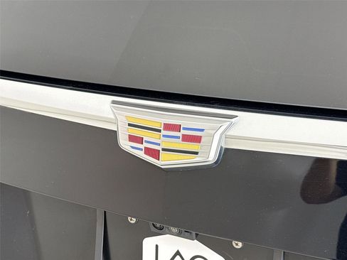 Used 2018 Cadillac Escalade Premium Luxury image 36