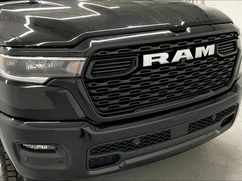 Used 2025 RAM 1500 Big Horn AWD/4WD image 38