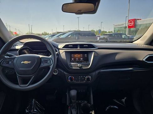 Used 2021 Chevrolet TrailBlazer LT AWD/4WD image 15