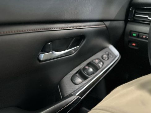 Used 2020 Nissan Sentra SR w/ Premium Package FWD image 23