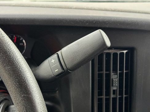 Used 2017 Chevrolet Express 2500 image 27