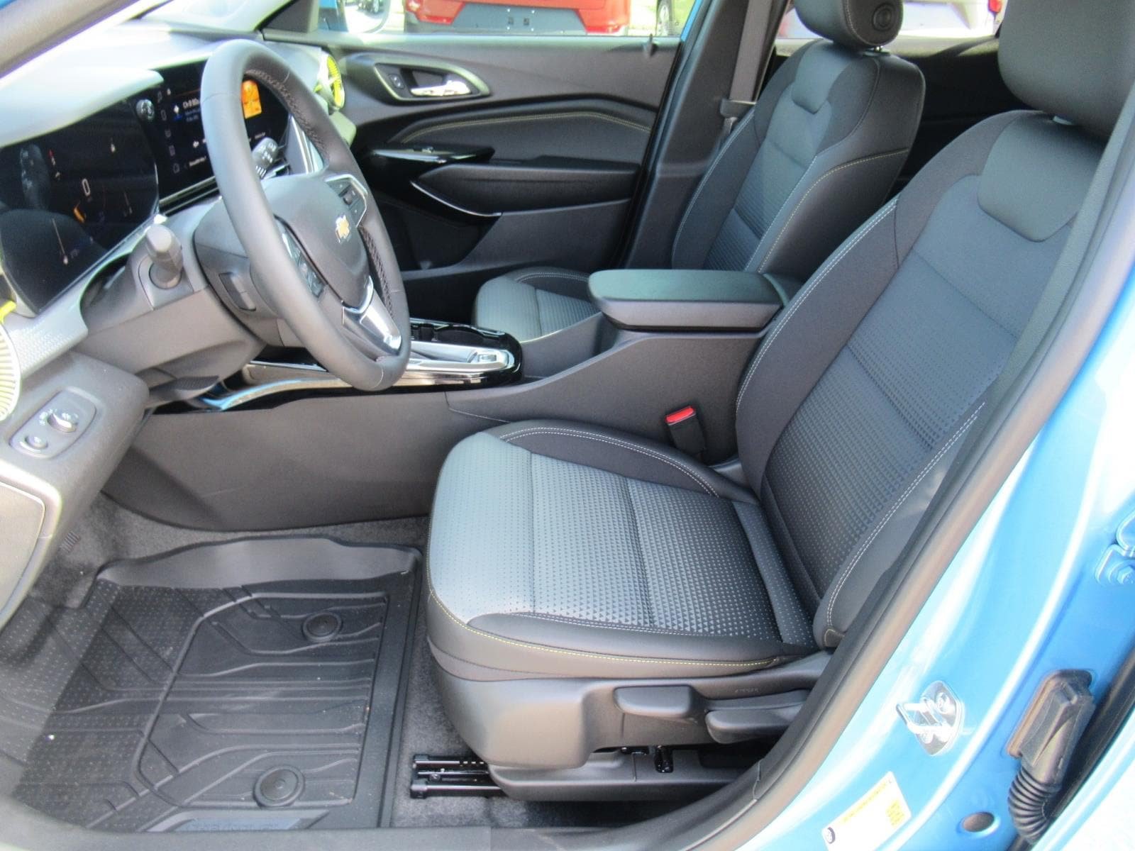 New 2026 Chevrolet Trax LT w/ Driver Confidence Package FWD image 18